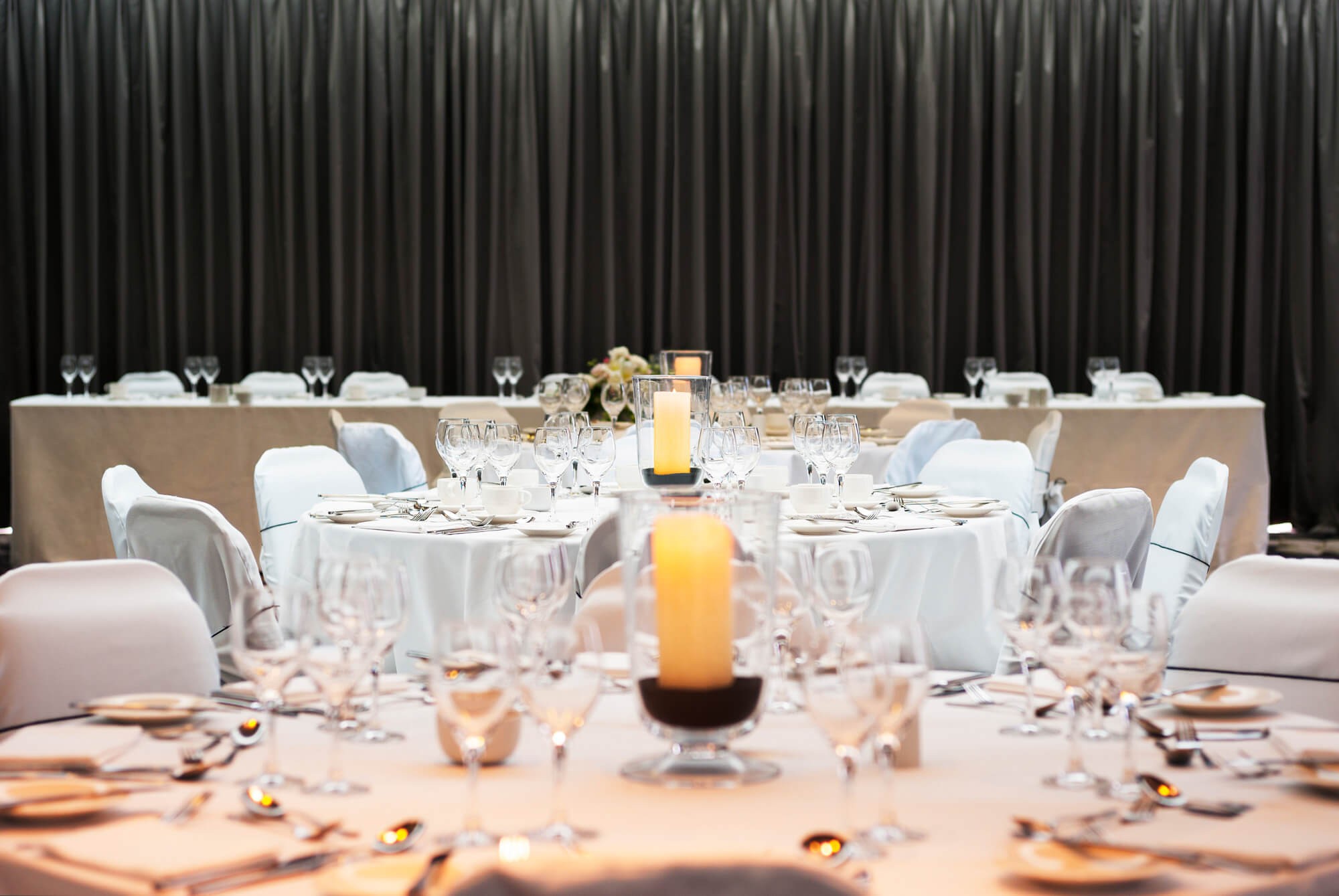 Wedding top table in the City Quay Suite at Apex Dundee