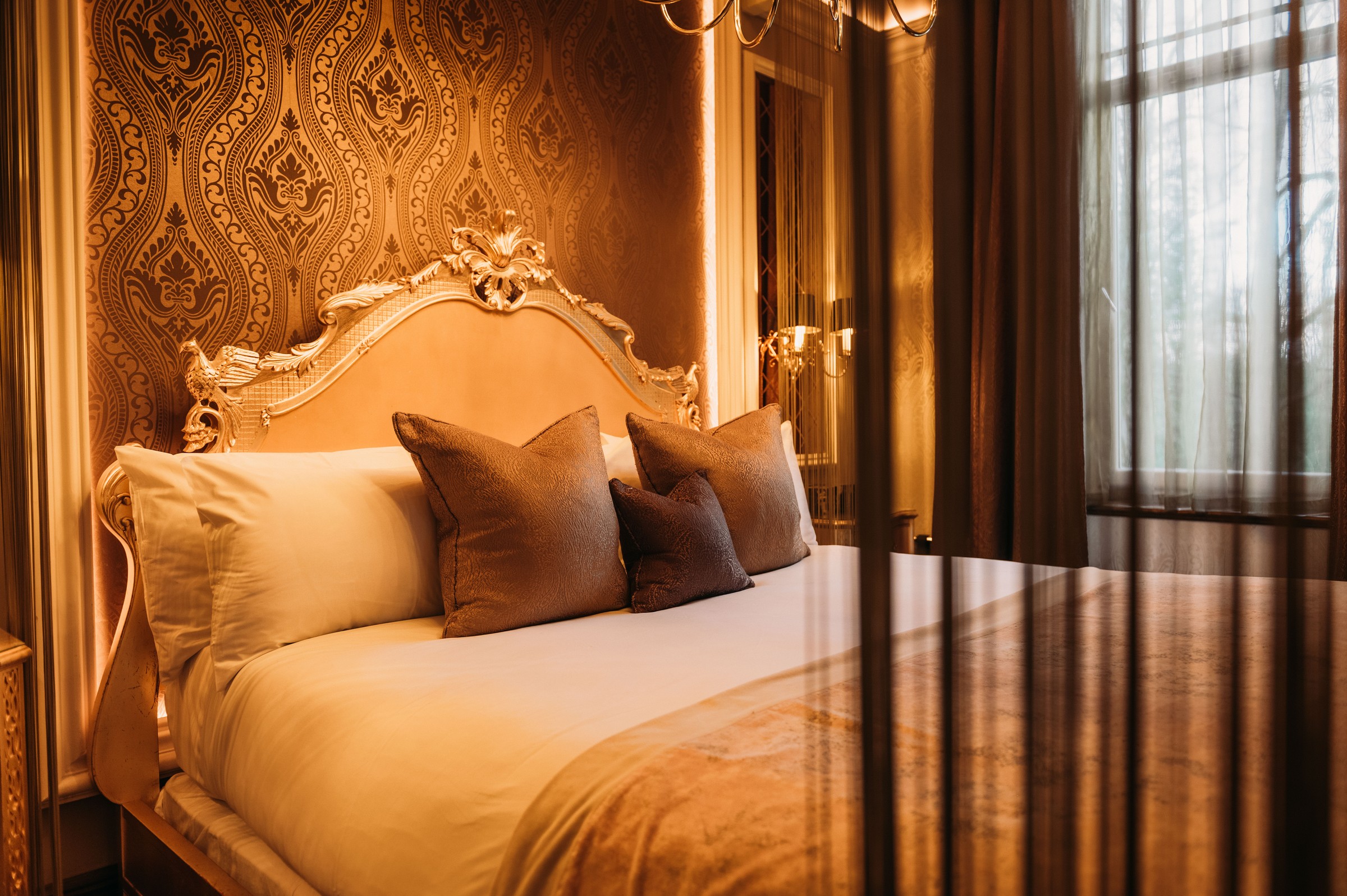 Honeymoon suite bedroom at Boclair House